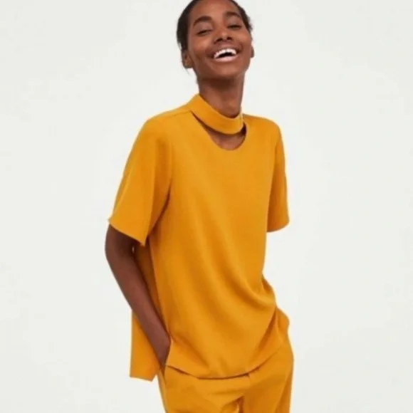 Zara Keyhole Mockneck Button Blouse Honey/Saffron Yellow - Picture 2 of 4